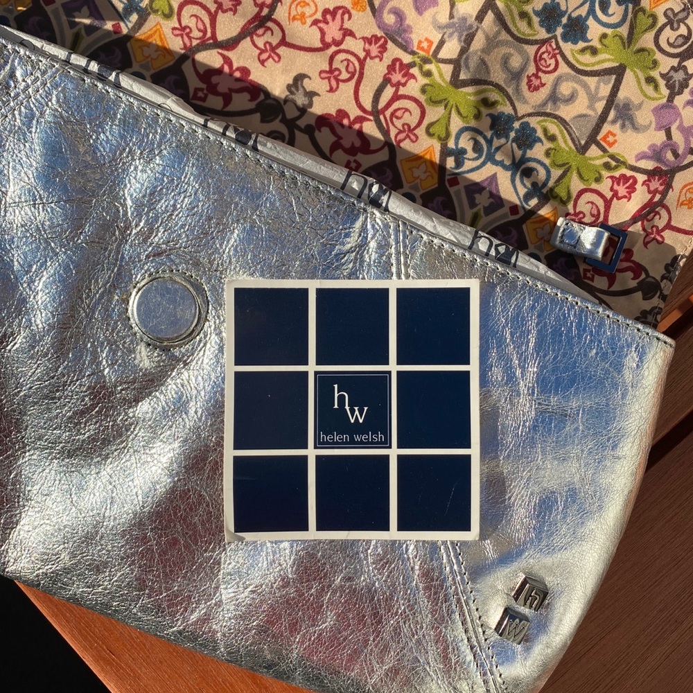 Helen Welsh Silver Leather Clutch - Picture 4 of 7
